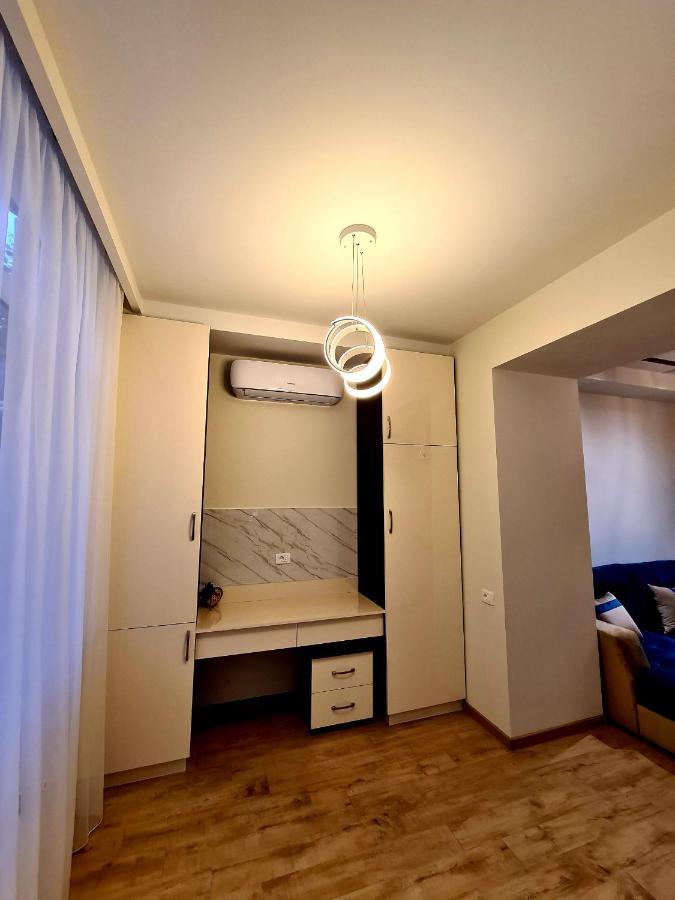 Deluxe Apartment In City Center Erivan Exterior foto