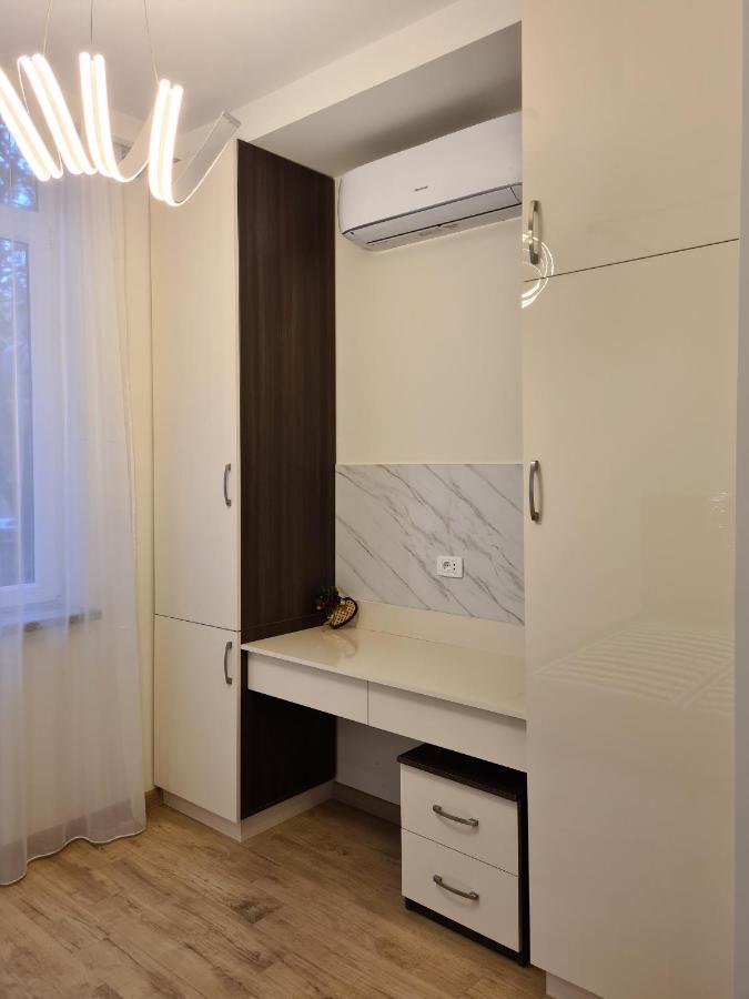 Deluxe Apartment In City Center Erivan Exterior foto